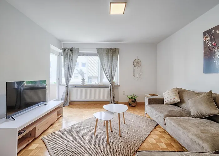 Select-Home 3 - Netflix - Parkplatz - Business Home